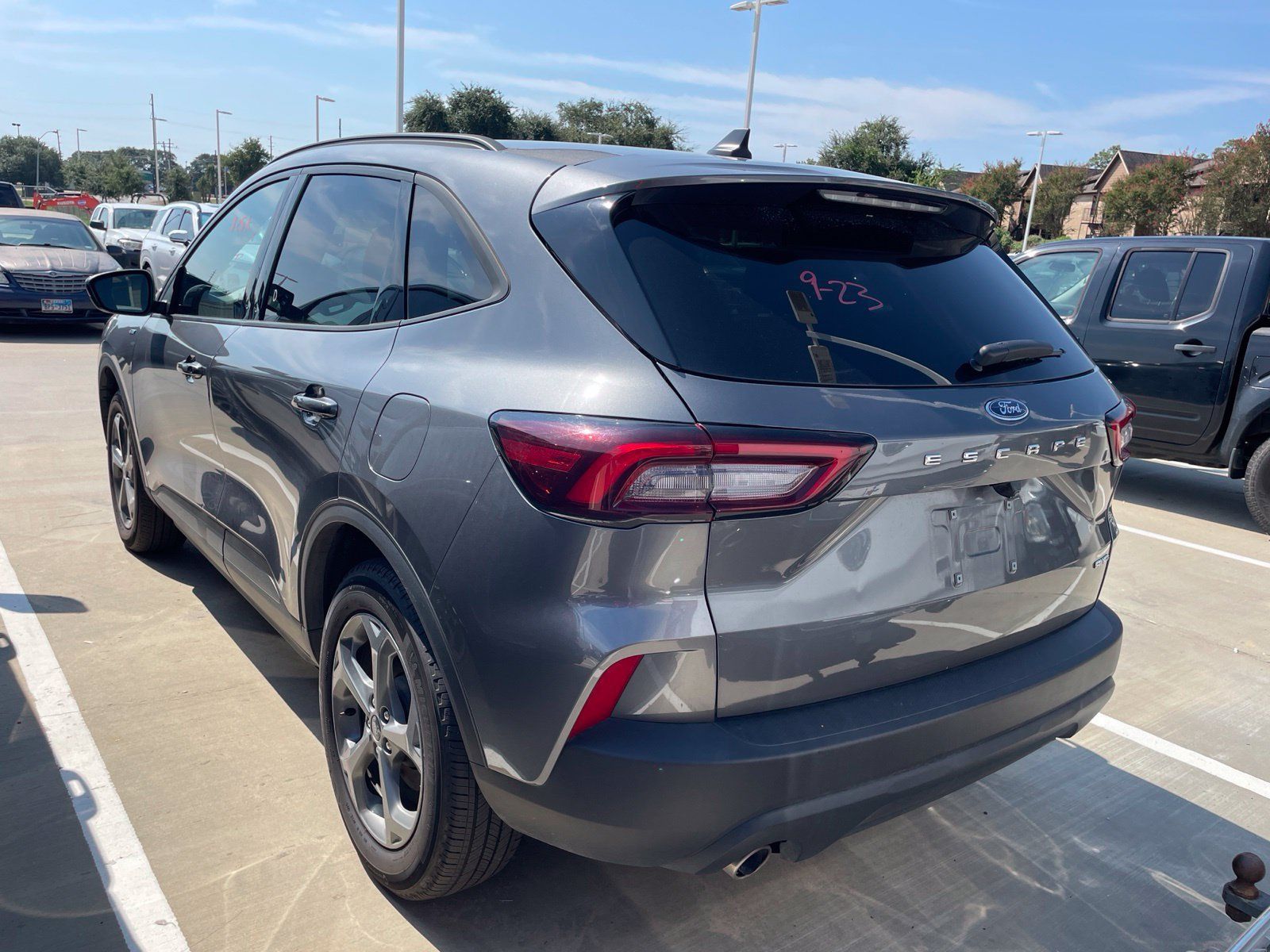 Used 2025 Ford Escape ST-Line Select AWD/4WD image 5