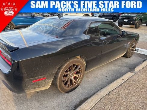 Used 2015 Dodge Challenger SRT image 3