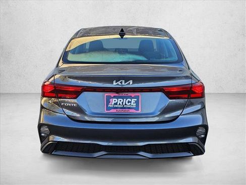 Used 2023 Kia Forte LXS w/ LXS Technology Package image 6