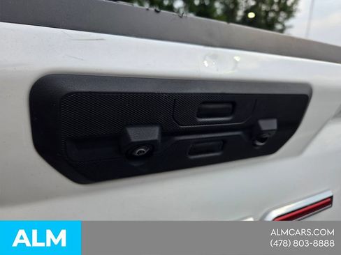 Used 2025 GMC Sierra 1500 SLT RWD image 14