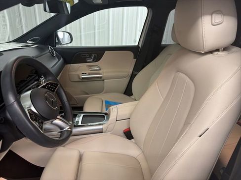 Used 2025 Mercedes-Benz GLA 250 image 9