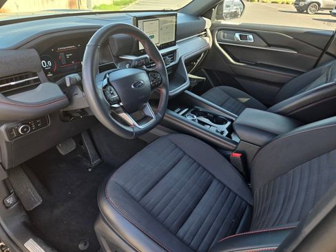 Used 2025 Ford Explorer ST-Line AWD/4WD image 6
