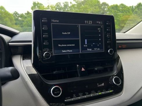 Used 2020 Toyota Corolla LE FWD image 38