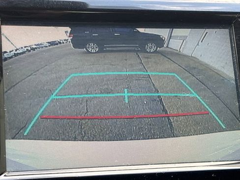 Used 2020 Toyota Camry SE image 5