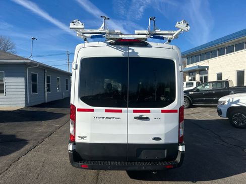 Used 2019 Ford Transit 150 XLT image 4