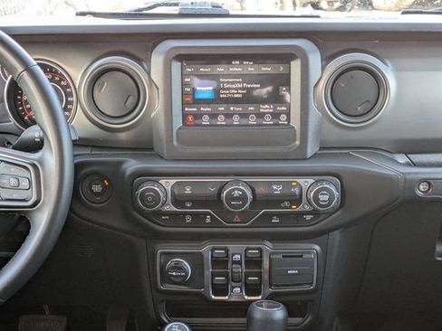 Used 2022 Jeep Gladiator Sport AWD/4WD image 17