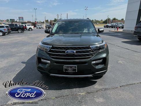 Used 2024 Ford Explorer XLT w/ Equipment Group 202A RWD image 8