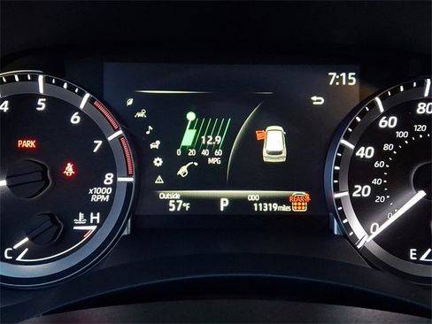 Certified 2024 Toyota Highlander XLE image 26