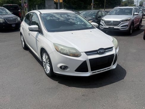 Used 2014 Ford Focus Titanium FWD image 2