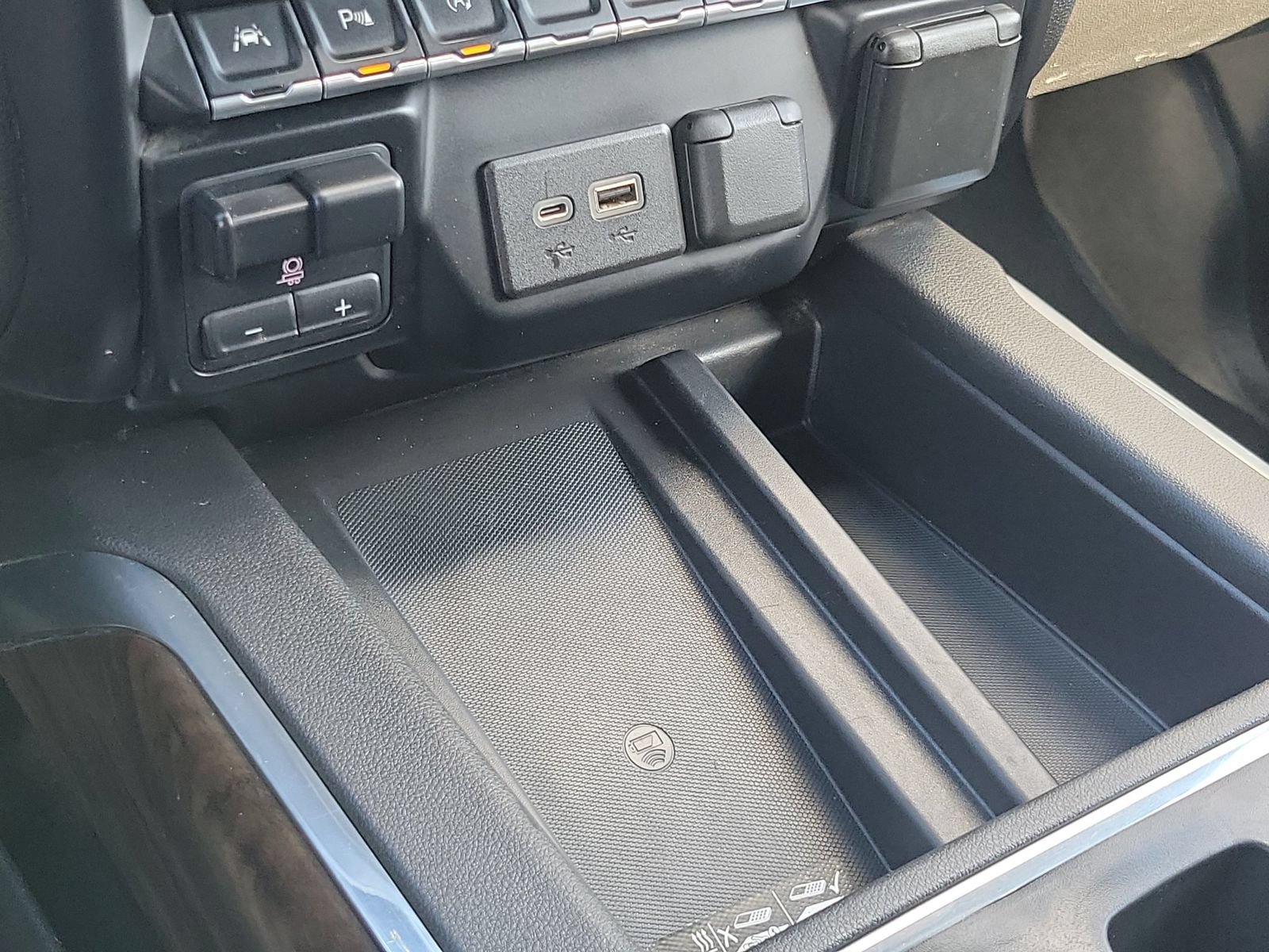 Used 2019 GMC Sierra 1500 SLT w/ SLT Premium Plus Package AWD/4WD image 23