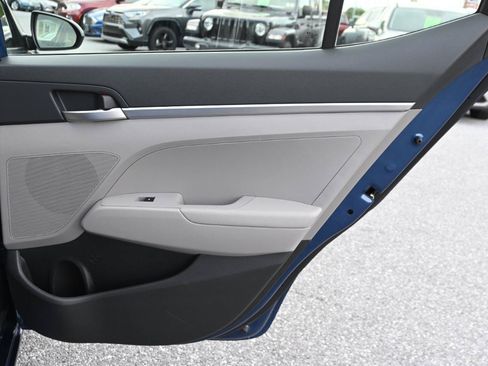 Used 2020 Hyundai Elantra SE FWD image 31