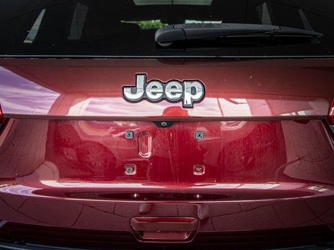 Used 2017 Jeep Grand Cherokee Summit w/ Trailer Tow Group IV image 15