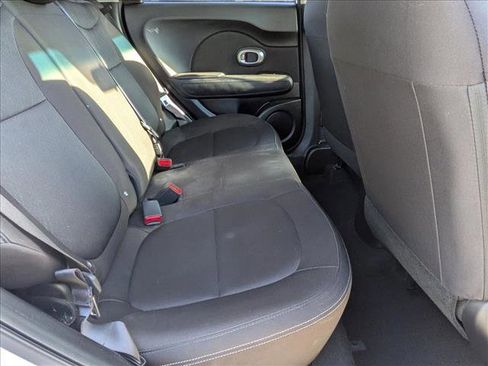 Used 2016 Kia Soul image 17