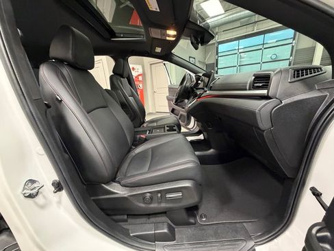 Used 2025 Honda Odyssey Sport-L image 46