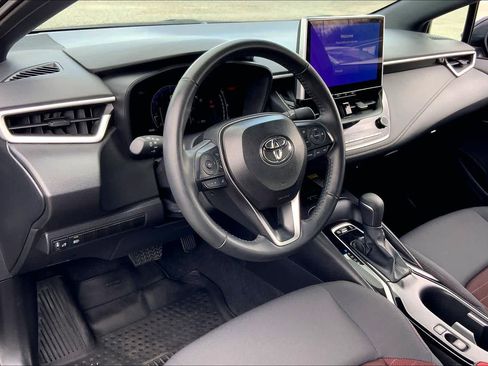 Used 2025 Toyota Corolla SE w/ SE Premium Package image 17