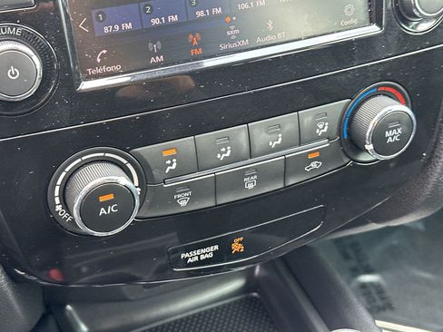 Used 2020 Nissan Rogue S w/ Special Edition Package FWD image 16
