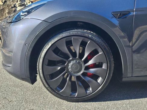 Used 2022 Tesla Model Y Performance image 18