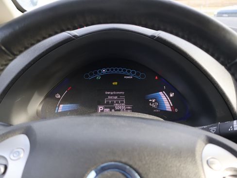 Used 2015 Nissan Leaf SL w/ Premium Package image 33