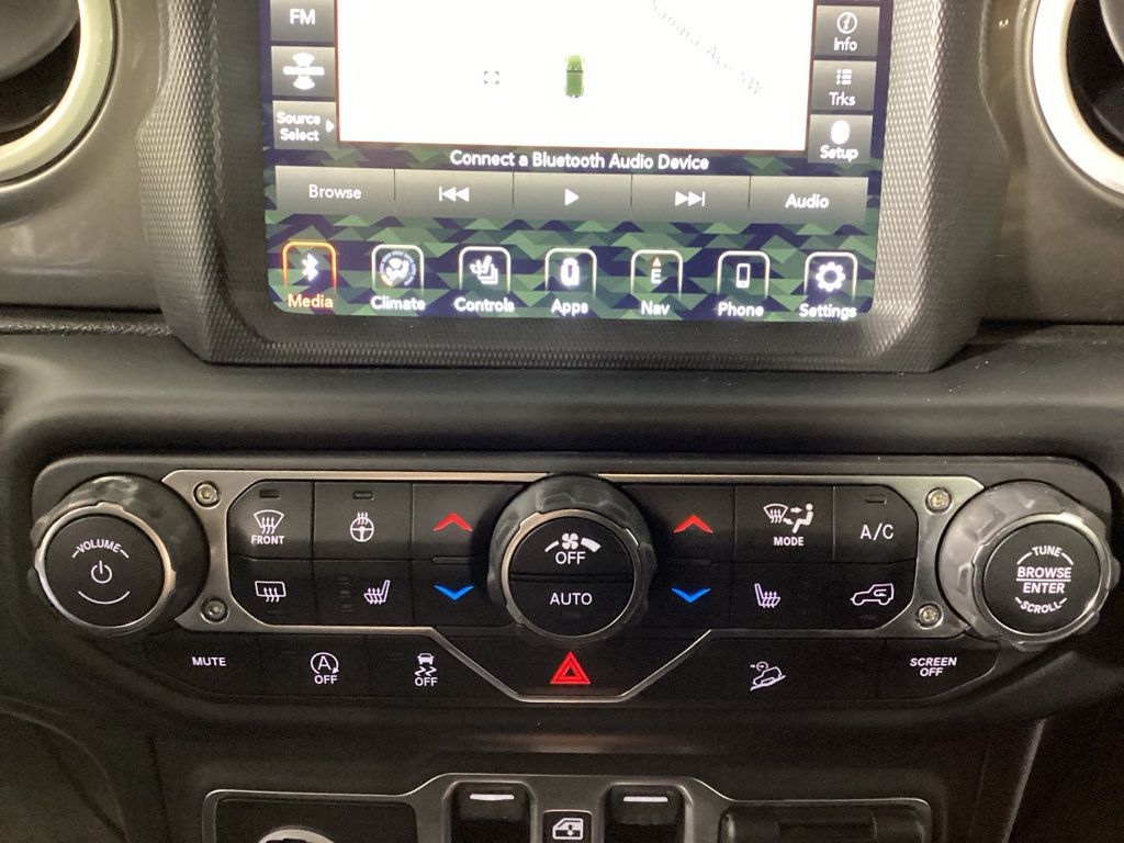 Used 2020 Jeep Wrangler Unlimited Sahara AWD/4WD image 26