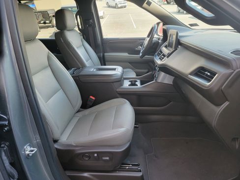 Used 2022 Chevrolet Suburban LS w/ Driver Alert Package AWD/4WD image 11