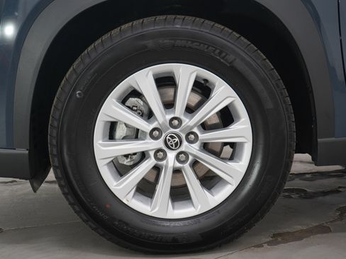 Used 2025 Toyota Grand Highlander XLE image 32