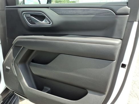 Used 2023 GMC Yukon SLT RWD image 11
