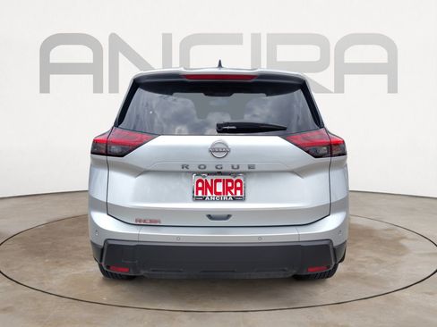 Used 2024 Nissan Rogue S FWD image 13