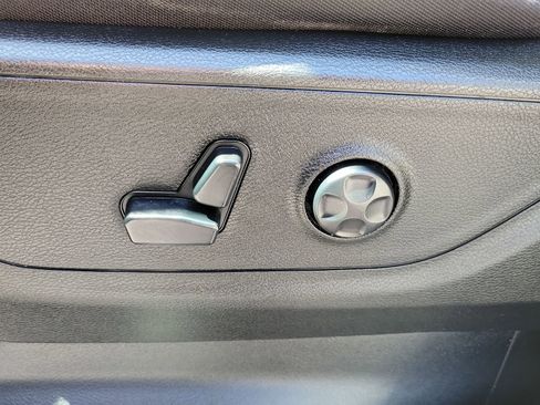 Used 2020 RAM 1500 Big Horn AWD/4WD image 14