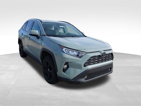 Used 2020 Toyota RAV4 XLE w/ Convenience Package AWD/4WD image 3