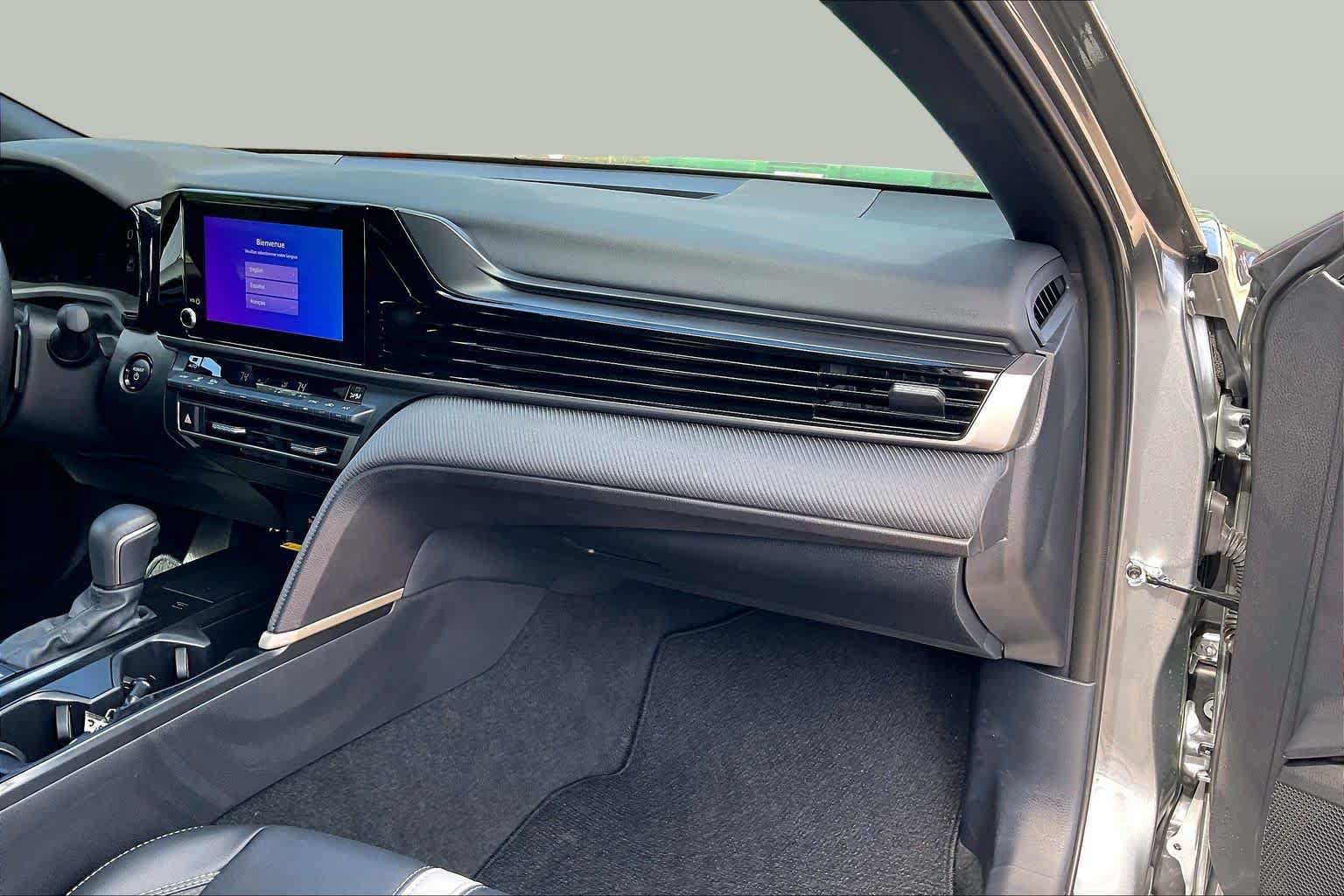 Used 2026 Toyota Camry SE w/ Convenience Package FWD image 18