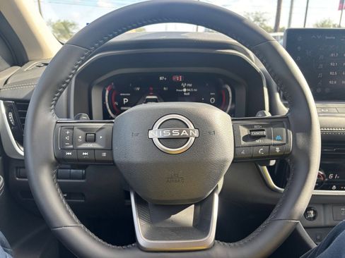 Used 2026 Nissan Rogue SL FWD image 30