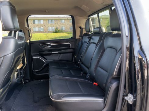 Used 2019 RAM 1500 Laramie AWD/4WD image 28