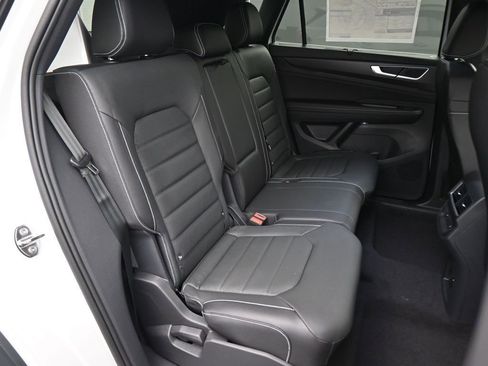 New 2026 Volkswagen Atlas Cross Sport SEL R-Line image 49