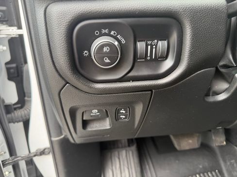 Used 2025 RAM 1500 Big Horn AWD/4WD image 16