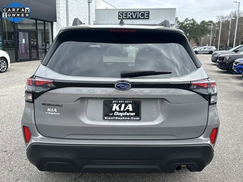 Used 2025 Subaru Forester Premium image 3