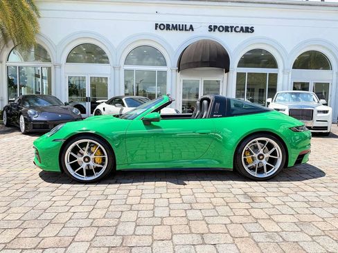 Used 2021 Porsche 911 Targa 4 AWD/4WD image 21