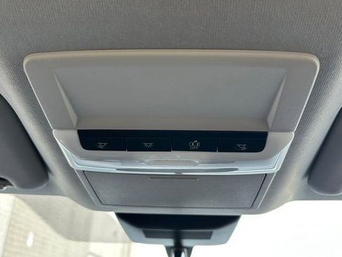 Used 2025 Nissan Sentra SV FWD image 32