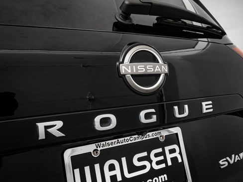 Used 2022 Nissan Rogue SV w/ SV Premium Package image 9