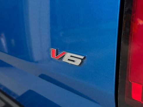Used 2021 Chevrolet Colorado Z71 RWD image 32