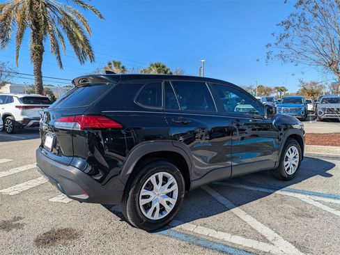 Used 2023 Toyota Corolla Cross L image 6