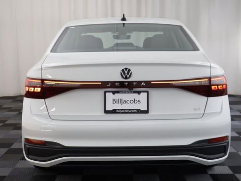 New 2026 Volkswagen Jetta SE FWD image 16
