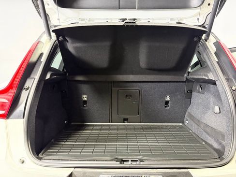 Used 2019 Volvo XC40 T5 R-Design image 31