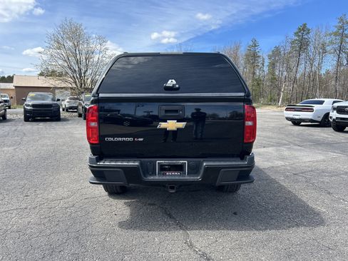 Used 2017 Chevrolet Colorado Z71 AWD/4WD image 6