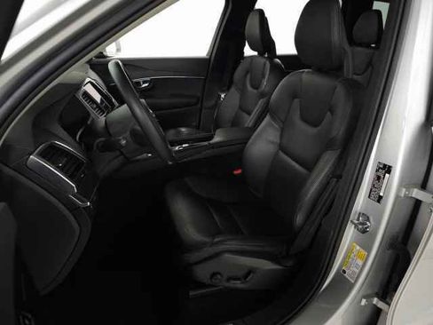 Used 2020 Volvo XC90 T5 Momentum w/ Protection Package image 15