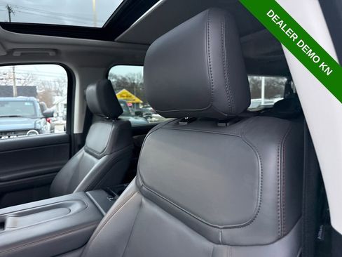 Used 2025 Ford Expedition Max Active image 25