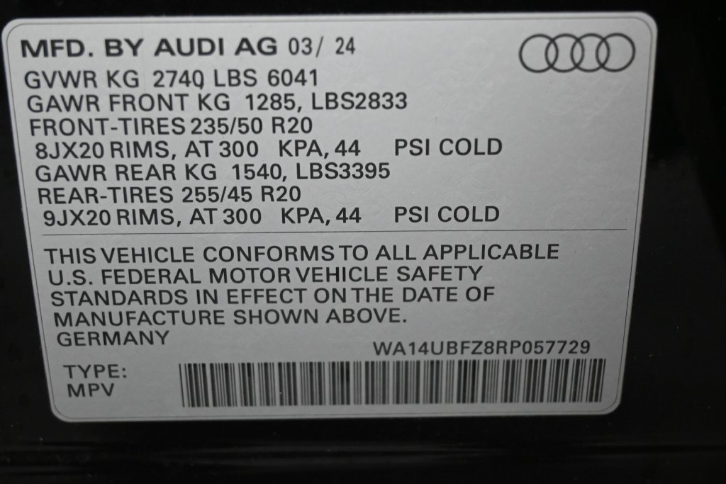Used 2024 Audi Q4 e-tron Prestige AWD/4WD image 9
