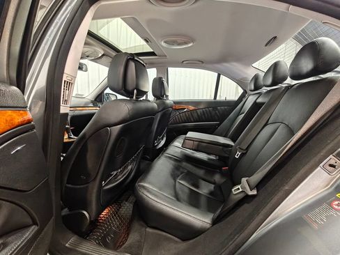 Used 2008 Mercedes-Benz E 550 4MATIC Sedan image 23