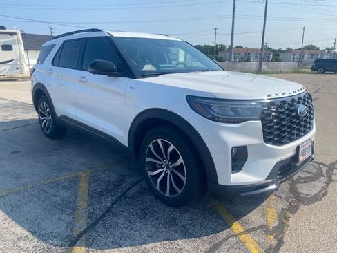 Used 2025 Ford Explorer ST-Line AWD/4WD image 4