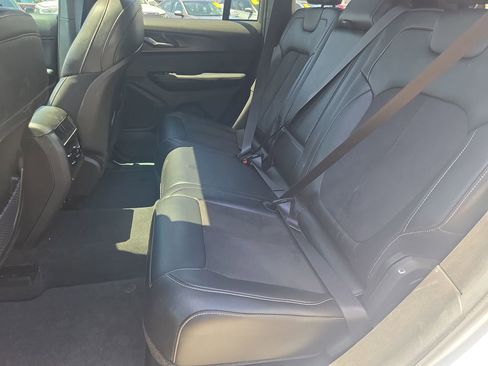 Used 2023 Jeep Grand Cherokee Altitude AWD/4WD image 19