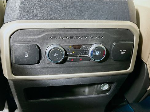 Used 2023 Ford Expedition Limited image 24